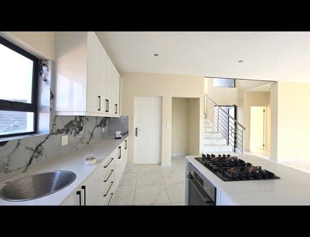 4 BEDROOM HOUSE FOR SALE IN MELODIE